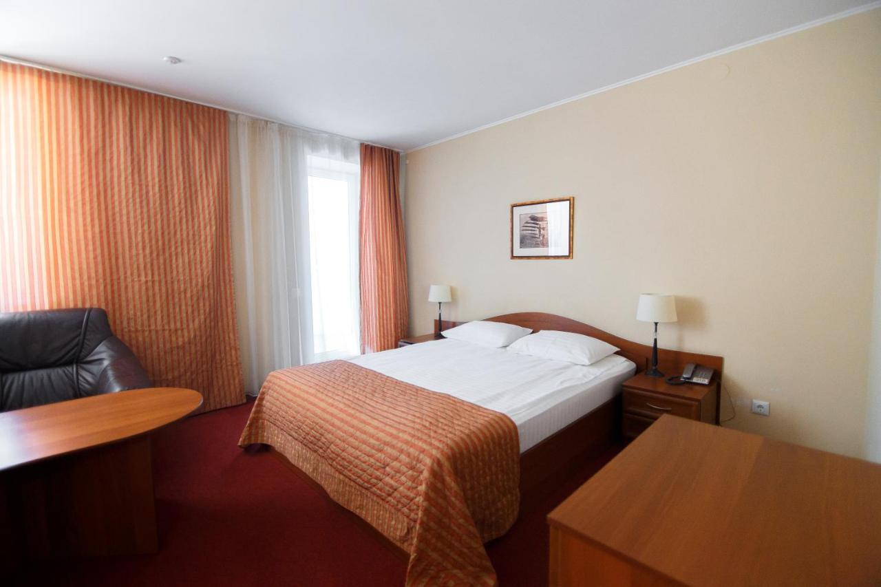 Optima Kropyvnytskyi Hotel ภายนอก รูปภาพ