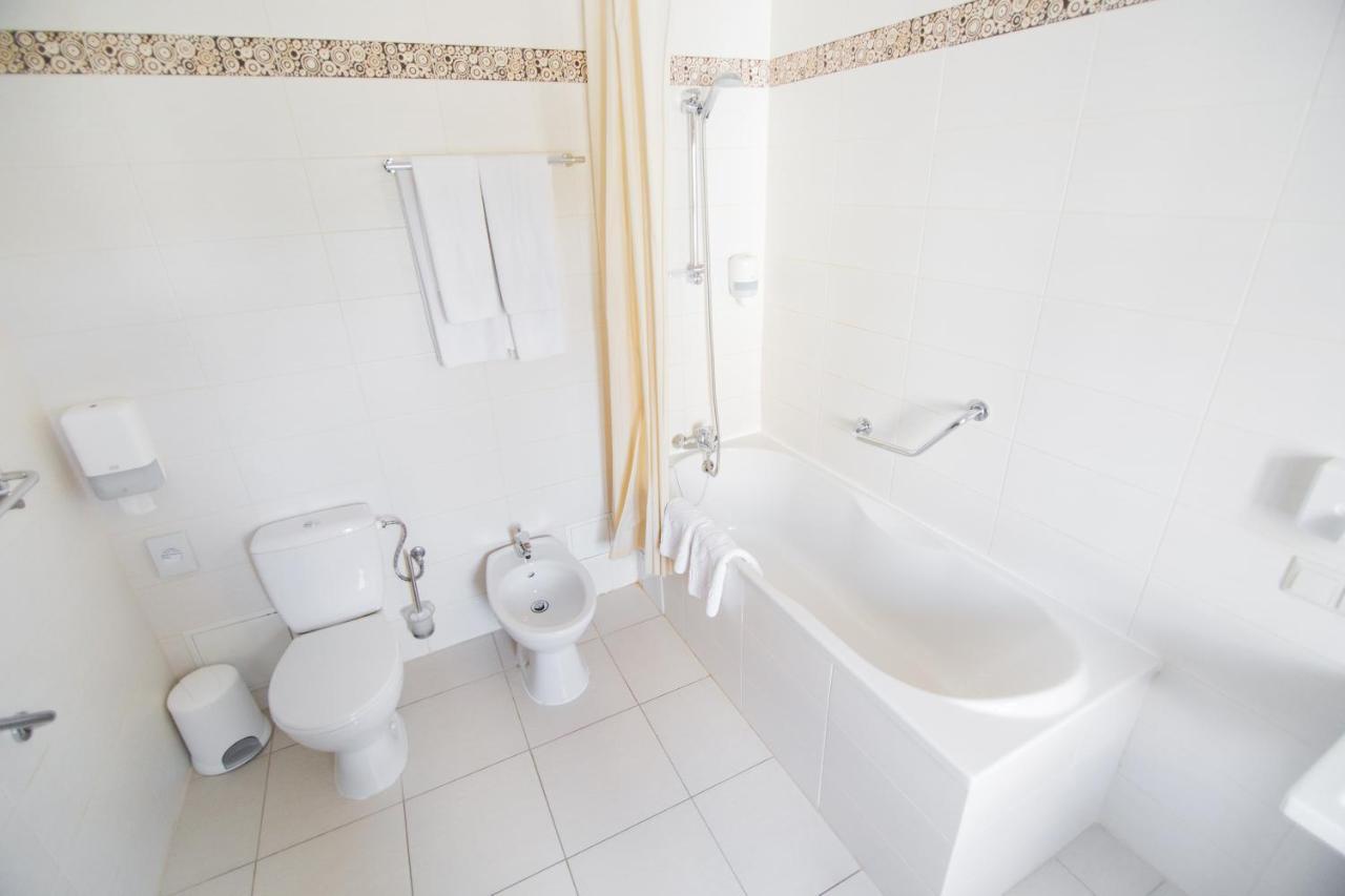 Optima Kropyvnytskyi Hotel ภายนอก รูปภาพ