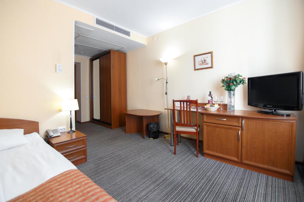 Optima Kropyvnytskyi Hotel ภายนอก รูปภาพ