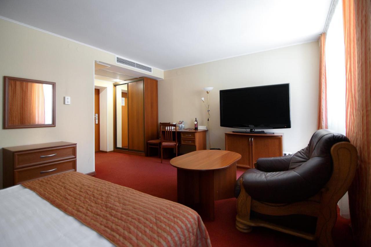 Optima Kropyvnytskyi Hotel ภายนอก รูปภาพ