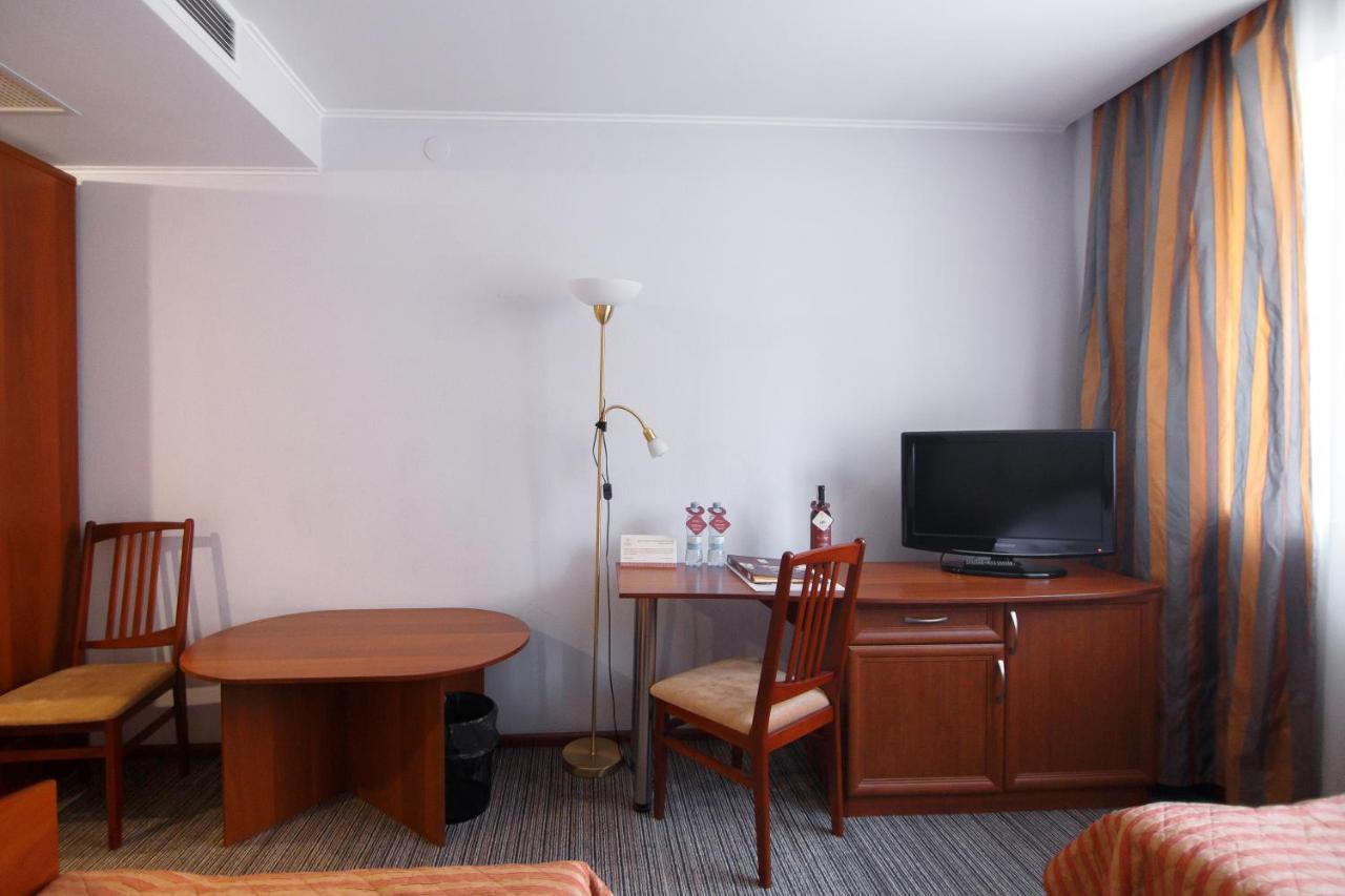 Optima Kropyvnytskyi Hotel ภายนอก รูปภาพ