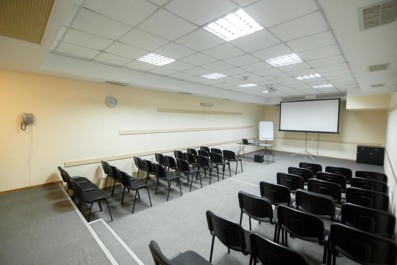 Optima Kropyvnytskyi Hotel ภายนอก รูปภาพ