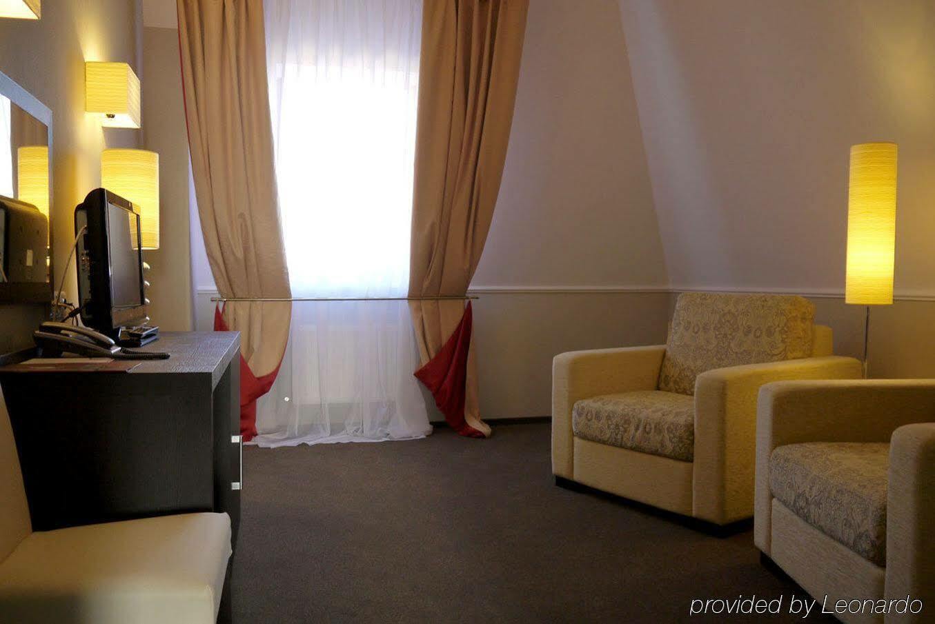 Optima Kropyvnytskyi Hotel ภายนอก รูปภาพ